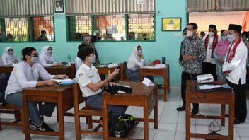 194 Sekolah di Jakarta Pusat Ikuti Penilaian Prokes untuk Menggelar PTM
