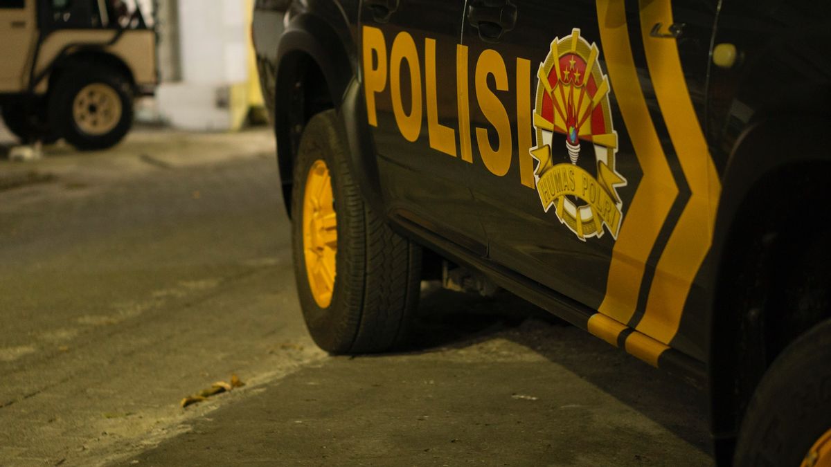 燃料固定の加害者の警察のポケットアイデンティティは、サマリンダでの自動車火災につながります