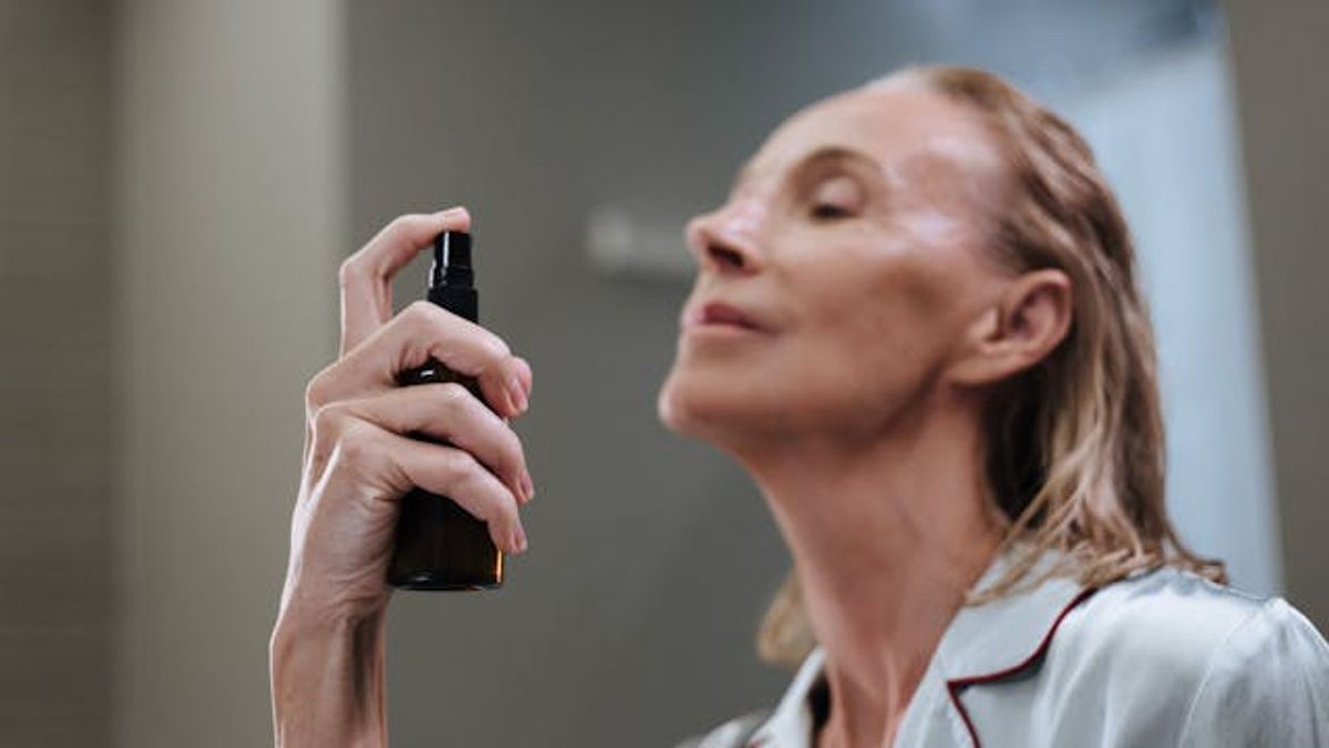 Biar Terasa Manfaatnya, Ini Trik Tepat Penggunaan <i>Facial Mist </i> Menurut Dermatolog