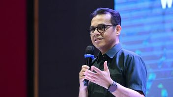 Hindari les préjugés religieux, le ministre de la communication rappelle que l'IA doit être formée avec des données précises