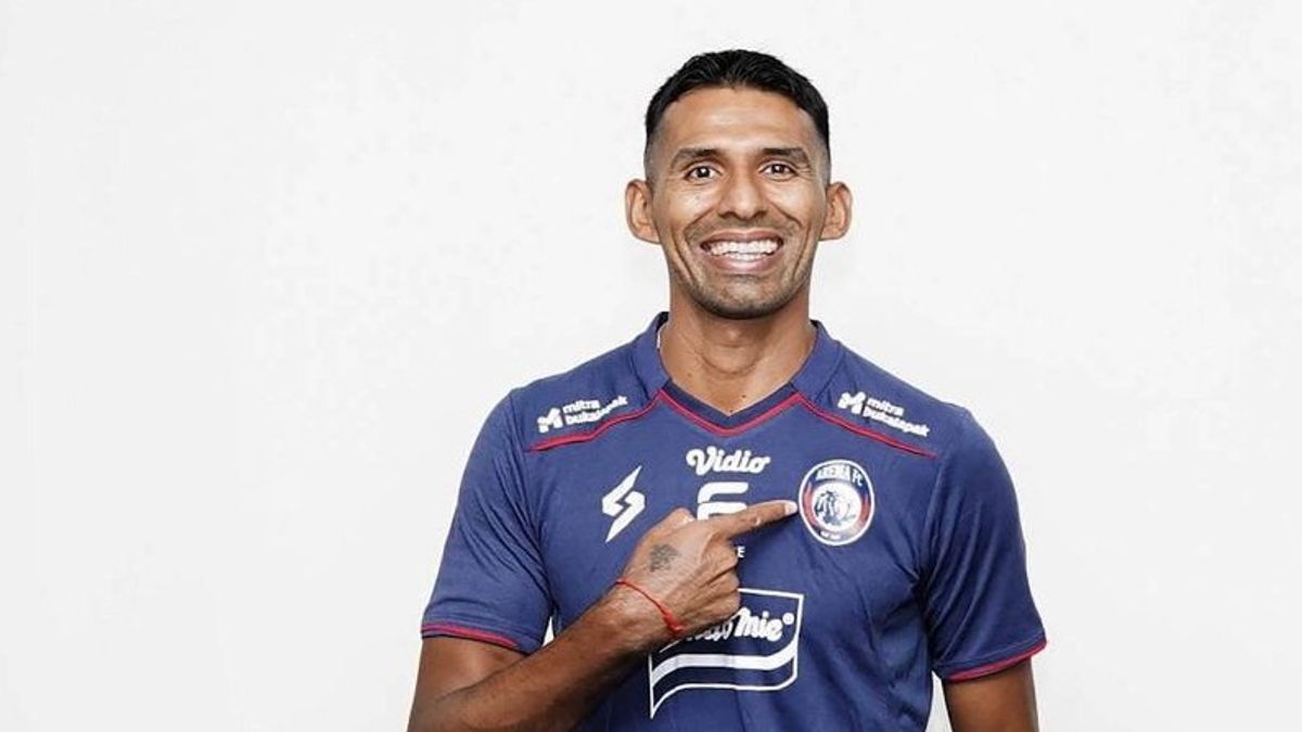 Arema FC Brings Bolivian Striker Gilbert Alvarez To Replace Gustavo Almeida
