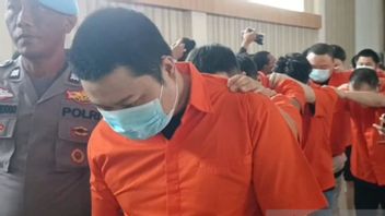 A Gang Of Chinese Citizens-Vietnam Online Fraudsters Arrested In Surabaya