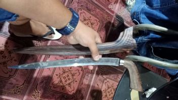 La Police Tire Sur Le Fugitif Il Ya 4 Ans De L’affaire Assassiner Dans Le Nord De Sulawesi Qui Attaquent Avec Badik