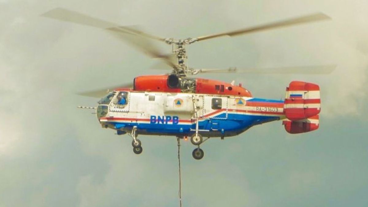 BPBDリアウ州、ロカンHuluの森林火災と陸上火災を消火するために水爆ヘリコプターを配備