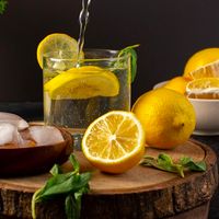 Tips Awet Muda ala Dokter Harvard, Rutin Minum Air Lemon Selama 30 Hari
