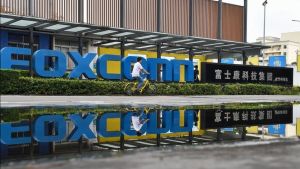 Foxconn Tak Kunjung Bangun Pabrik di Indonesia, Bahli Bakal ke Taiwan Buat Rayu Lagi