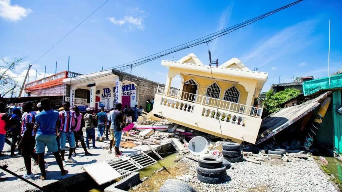 海地地震死亡人数达1297人，受伤5700人
