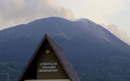 Gunung Ile Lewotolok di Lembata Erupsi, Abu Vulkanik Setinggi 500 Meter