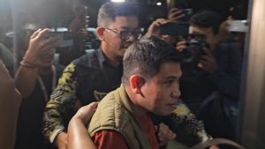 Orang Kepercayaan Gubernur Riau Abdul Wahid Tiba di Kantor KPK Usai Terjaring OTT 