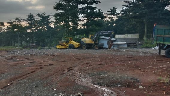 Sur le camion minier, le gouvernement provincial de Bogor fournit un parking à Parungpanjang