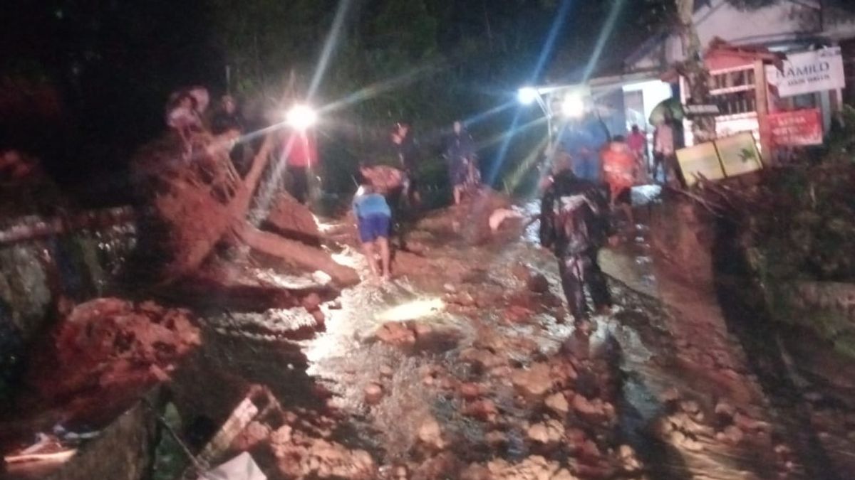 Banjir dan Tanah Longsor di Majalengka, 3 Akses Jalan Tertutup