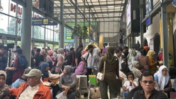 Les 47 000 usagers sont retournés à Jakarta aujourd'hui en train