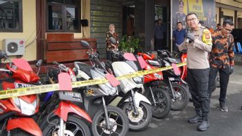 被塔西克马拉亚警察围捕的Ranmor的4名肇事者Kunci T的资本已经在临床停车场和商店中采取行动