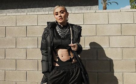 Terpaut Jarak Usia, Agnez Mo Ungkap Alasan Jatuh Cinta dengan Adam Rosyadi