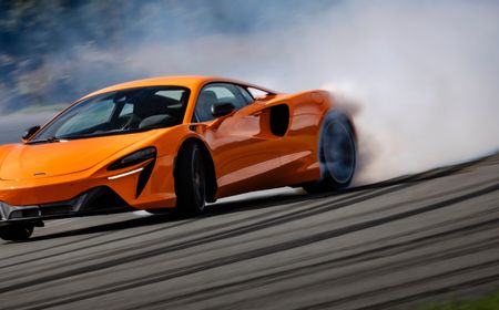 McLaren Pastikan Supercar ICE Tetap Hidup Berdampingan dengan Hybrid dan EV di Masa Depan