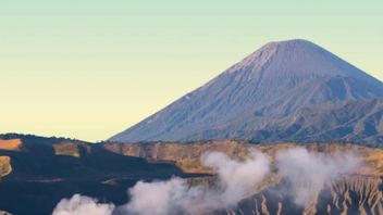 Penutupan Jalur Pendakian di Gunung Semeru Diperpanjang