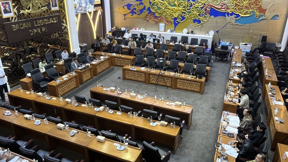 Bahas Masukan RUU Hak Cipta, Ketua Baleg DPR Minta Ahmad Dhani dan Once Akur: Rakyat Indonesia yang Rugi