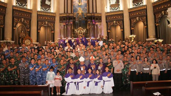 The Ekaristi Celebration Of Catholics In The Pontianak Police TNI