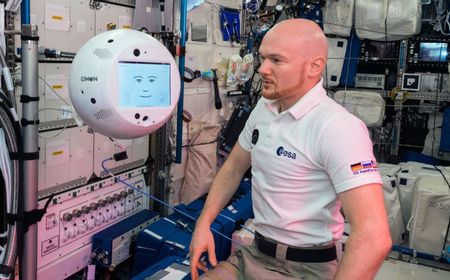 Ada Robot Mirip Wajah Manusia Temani Astronot Jalani Misi di Luar Angkasa