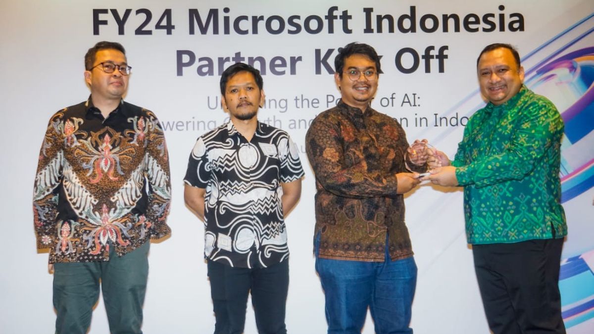 Feedloop AI Generative AI Champion Partner Award at the Microsoft Indonesia Partner Award 2023