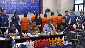 Bareskrim Unloads Naughty Practices Of Fake Oil In East Java, 36,933 Bottles Confiscated