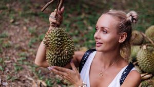 Can Mother Breastfeed Durian? Check Out The Explanation Here!