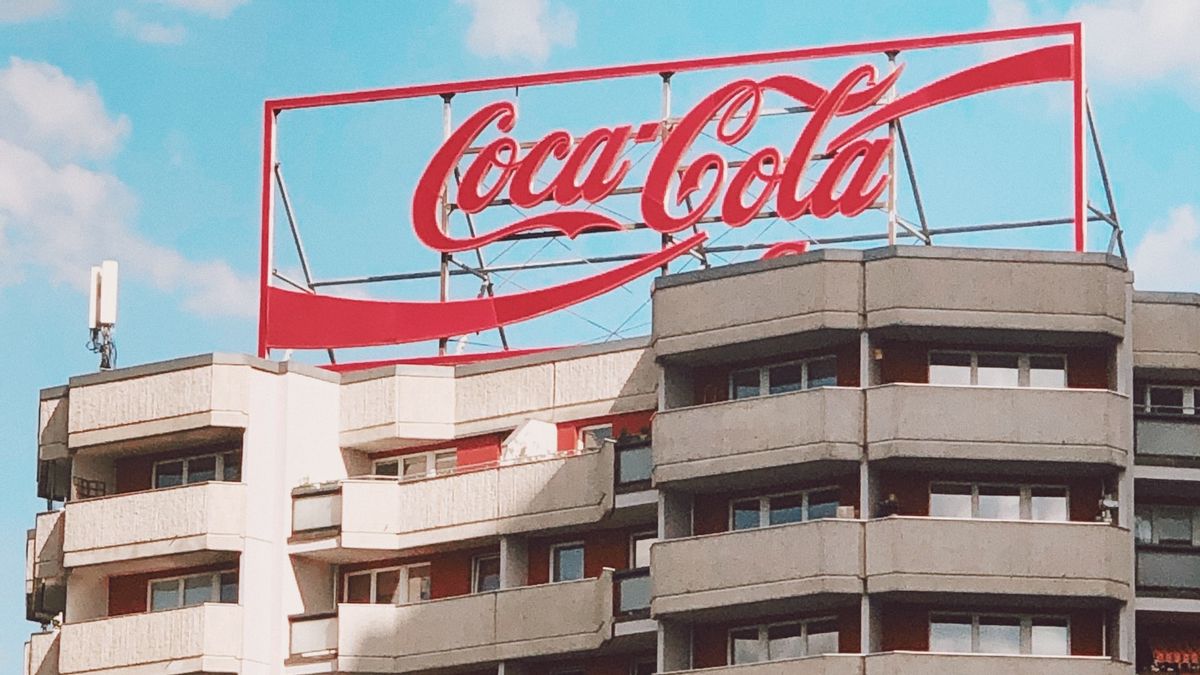 La Marque Coca Cola Se Développe Dans Le Monde, Entre En Indonésie Et Progresse Rapidement Avec Le Soutien D’Orba