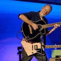 Tom Dumont Ungkap Perjuangan Melawan Parkinson Jelang Konser Residensi No Doubt di Sphere