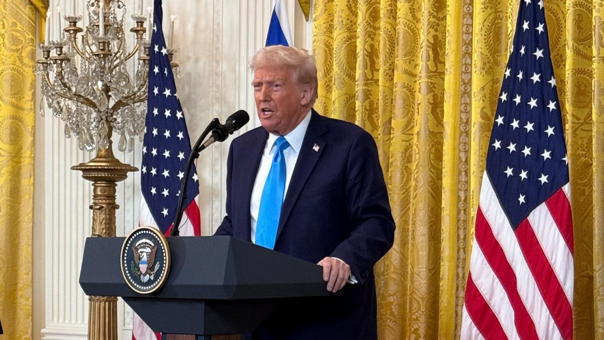 Presiden AS Donald Trump Bilang Iran Bisa 'Dihancurkan' Hari Selasa