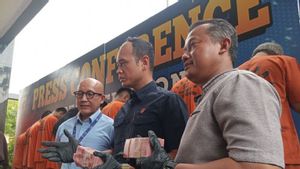 La police de Cirebon arrêté 2 trafiquants de contrefaits d’argent à la station de Gempol