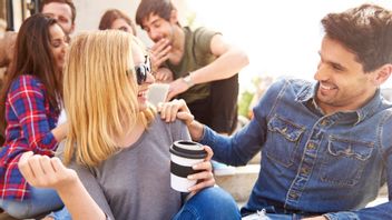 6 Karakter Orang yang Mudah Masuk ke Banyak Lingkaran Sosial atau <i>Floater Friend</i>