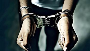 警方在中南榜逮捕2名病毒虐待的青少年肇事者
