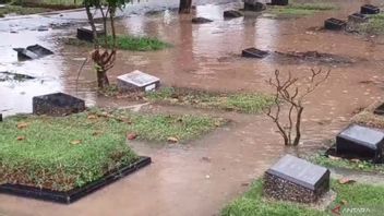 Banjir Rendam Lima RT dan Tiga Ruas Jalan di Jakarta