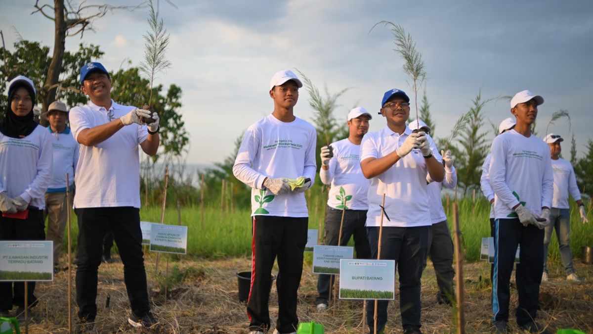 Inovasi Muda invite la jeune génération à agir pour l’environnement à l’occasion de la Journée de plantation d’arbres en Indonésie 2025