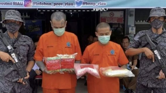 Smugglers 19.8 Kg Of Crystal Methamphetamine At Pekanbaru Airport Are Paid IDR 10 Million