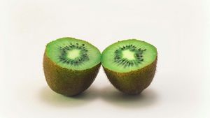 Sembelit Tak Kunjung Sembuh? Makan Kiwi Secara Rutin Bantu Lancarkan BAB