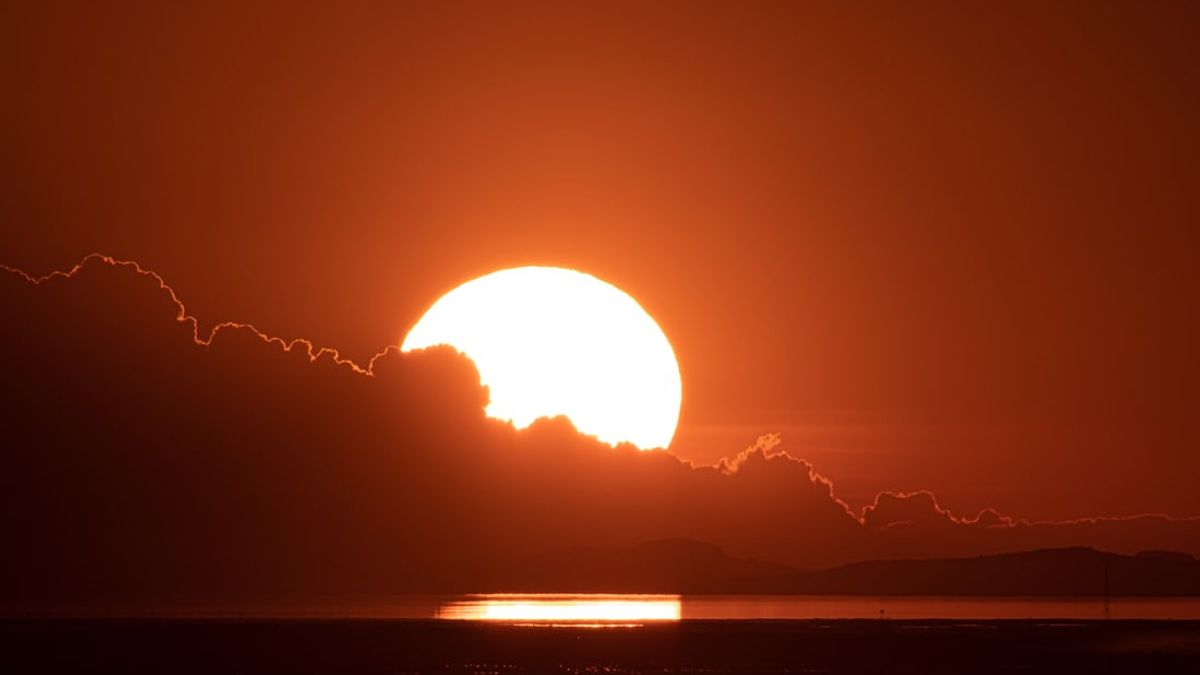 11 7月の天文現象、カーバ上空の太陽から流星群へ
