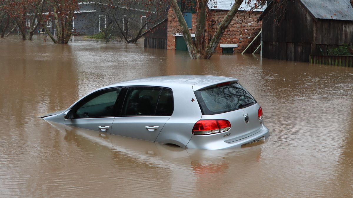 Car Strikes Due To Flood: Here Are Some Components That Must Be Checked Immediately
