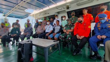 南苏拉威西警方检查与望加锡海峡拉当Pertiwi KM沉没有关的11人