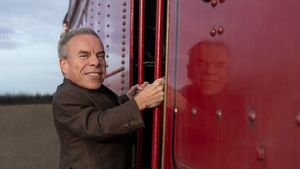 Warwick Davis Jadi Aktor Pertama Film Gabung Serial <i>Harry Potter</i>