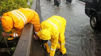 Inondation sur le Flyover Pesing fait que les habitants sont surpris, le gouvernement de la Région de la capitale de Jakarta explique la raison