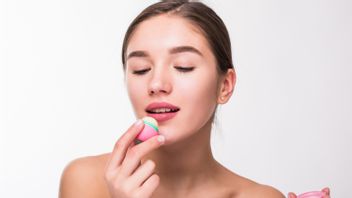 Lip Balm Makes Lips Add Dry? Recognize The Right Materials And Formulas