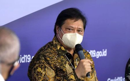 Menko Airlangga Targetkan 70 Persen Masyarakat Indonesia Terima Vaksin Akhir Tahun  Ini