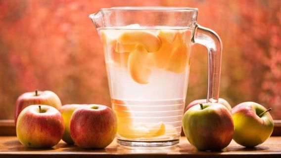 3 Manfaat Minum Infused Water Secara Rutin untuk Kesehatan Tubuh