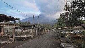 Minggu Pagi, Gunung Lewotobi Masih Semburkan Erupsi