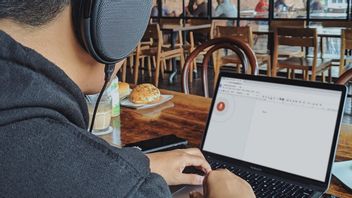 Begini Cara Menggunakan Fitur Voice Typing di Google Docs 