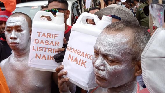 伊克巴尔说，印尼食用油的价格比马来西亚和美国贵。