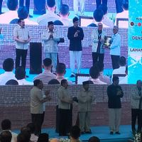 Prabowo Tersenyum Saksikan Penyerahan Rp10,2 Triliun dan 2,3 Juta Hektare Lahan di Kejagung