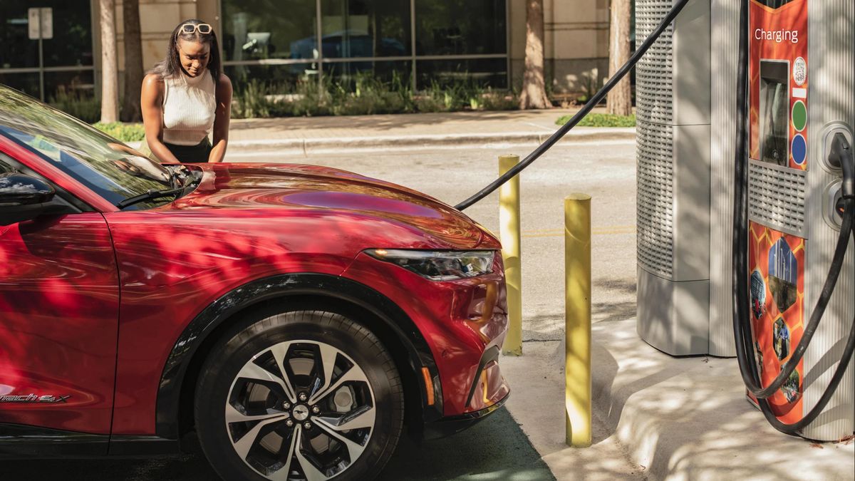 福特收购能源解决方案提供商公司,以提高电动汽车充电体验