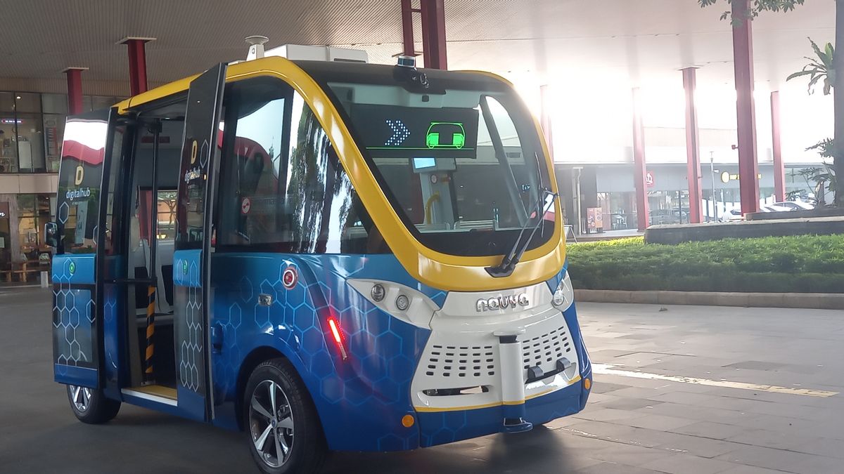 Realizing A Smart City, Sinarmas Land Presents Driverless Electric Cars